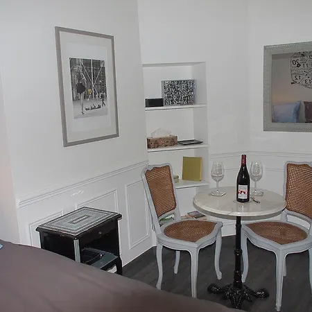 Petit - Oasis In Marais Apartman *