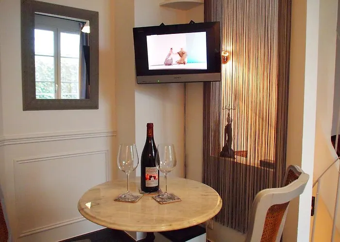 Petit - Oasis In Marais Apartman