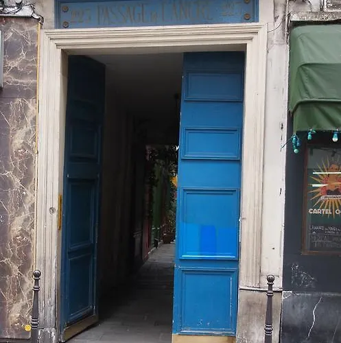 Petit - Oasis In Marais *